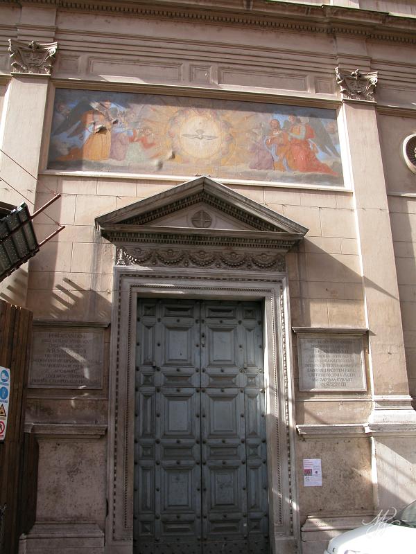 DSCN3947.JPG - Santo Spirito dei Napoletani on Via Giulia, Rome. The church was started in 1619 but the current façade and fresco is the 19th century work of Antonio Cipolla.