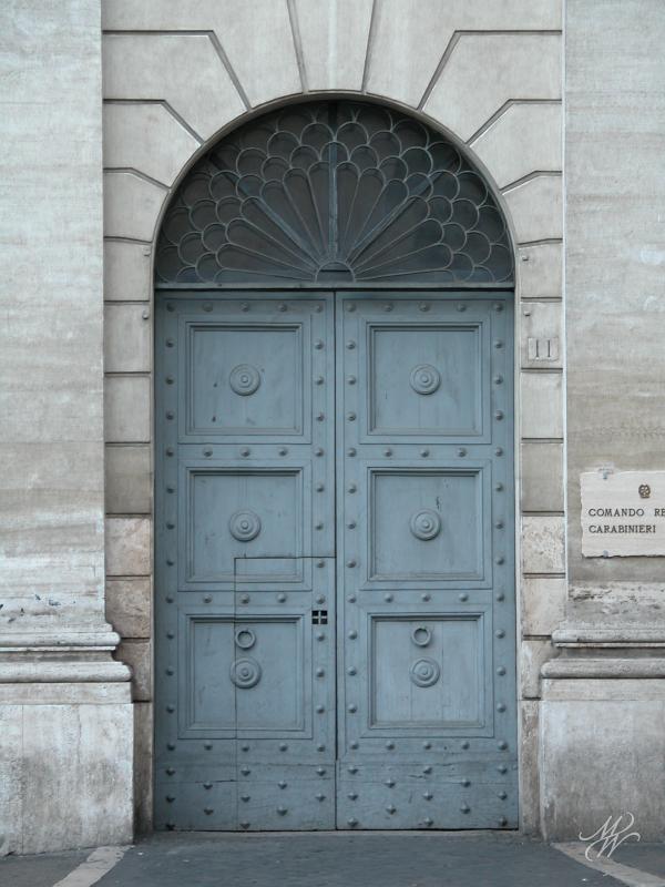 DSCN4500.JPG - Roman headquarters of the Carabinieri