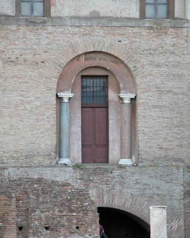 Doorway-4178.jpg - A doorway in a building in Domitian's Palace? on the Palantine